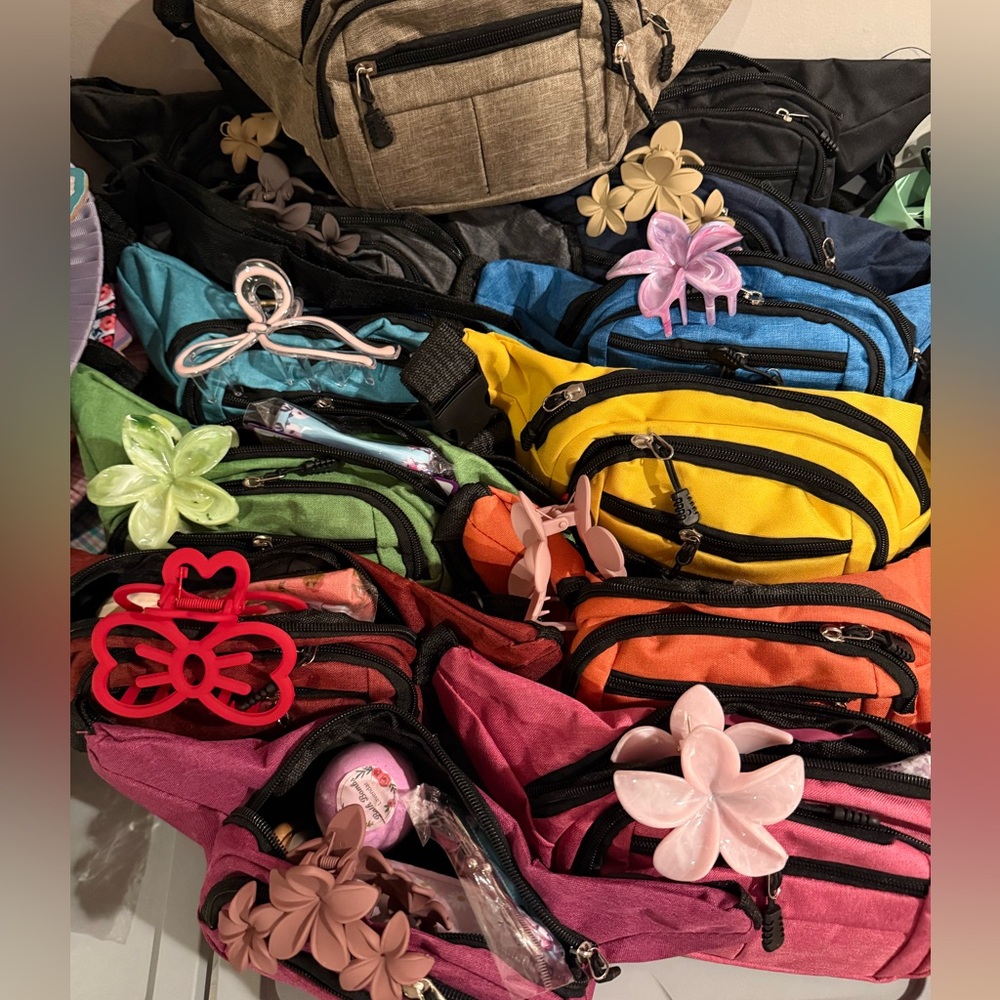 HATS, PURSES, GRAB BAG JEWELRY, WATER-BOTTLE HOLDERS - Picture 7 of 12